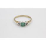 9ct gold vintage emerald & diamond three stone dress ring (1.2g) Size N