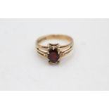 9ct gold ruby & clear gemstone solitaire ring (3.1g) Size N