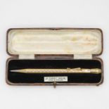 Boxed 9ct gold Lifelong propelling pencil