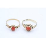 2 x 9ct gold coral rings (2.5g) Size J & Z