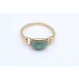 9ct gold jade solitaire belt buckle dress ring (2.2g) Size S