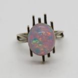 Ornate silver ring with Opal centre stone size N 5.8g