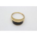 9ct gold onyx inlay dome ring (5.2g) Size M