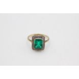 9ct gold synthetic emerald & diamond halo ring (2.8g) size Q
