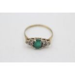 9ct gold vintage chrysophase & clear gemstone dress ring (1.5g) size M