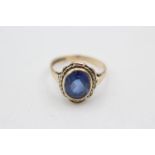 9ct gold vintage synthetic sapphire bezel setting cocktail ring (3.1g) size N