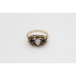 9ct gold opal & sapphire dress ring (3.1g) Size M