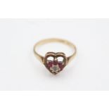 9ct gold heart framed ruby & synthetic spinel floral set ring (2.3g) Size P