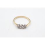 9ct & platinum diamond three stone ring (2.2g) Size N