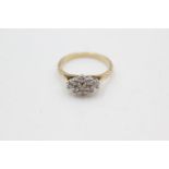 9ct gold diamond floral cluster ring (2.5g) Size L