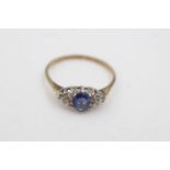 9ct gold diamond and sapphire dress ring (2g) Size R