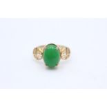 9ct gold dyed jadeite oriental ring (4.2g) Size S