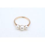 9ct gold pearl trilogy ring (1g) size I