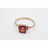 9ct gold synthetic ruby masonic ring (2.2g) size O