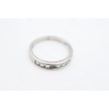 9ct white gold topaz channel set ring (1.5g) size M