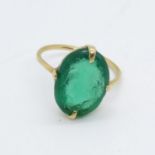 Gold and green stone or glass Intaglio ring 2.5g size K