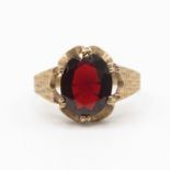 9ct gold and garnet ring size M 2.4g