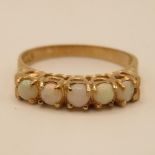 9ct gold and opal ring size O 2.1g