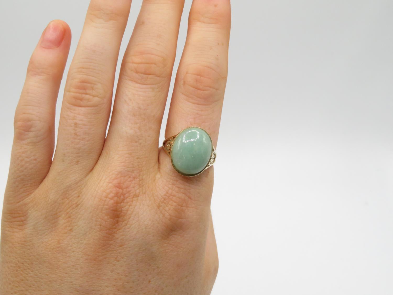 14ct gold Jadeite cabochon ring size P 4.5g - Image 5 of 5