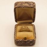 Boxed vintage 9ct gold lover's twist ring 1.9g size M