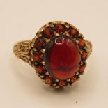 9ct gold and garnet ring size P 4.4g