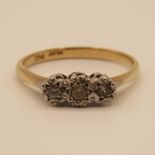 9ct gold ring CZ stones size N 1.7g