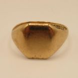 9ct gold signet ring 3.8g size S