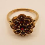 9ct gold and garnet ring 4.2g size O