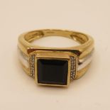 Large chunky white and yellow 9ct gold diamond and onyx ring 4.7g size T