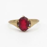 9ct gold and garnet ring size N 1.4g