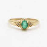 14ct and emerald ring size O 1.8g