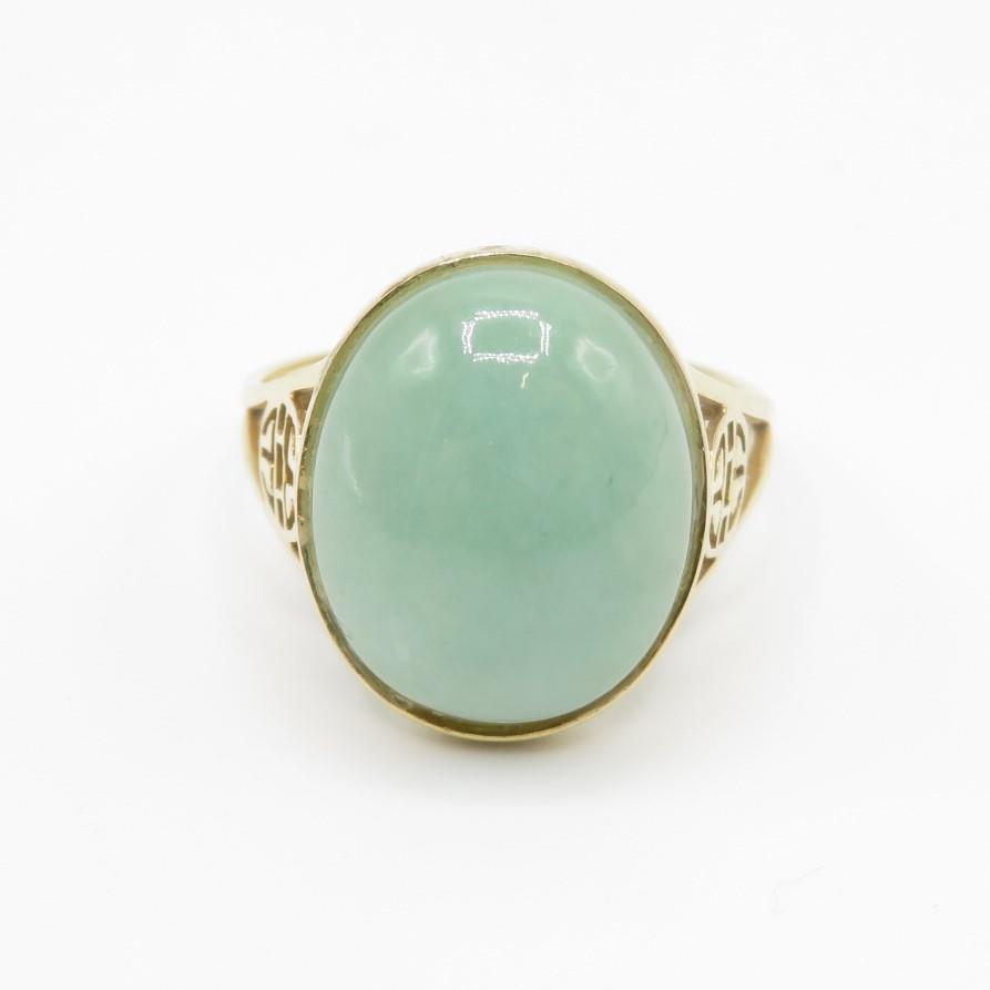 14ct gold Jadeite cabochon ring size P 4.5g