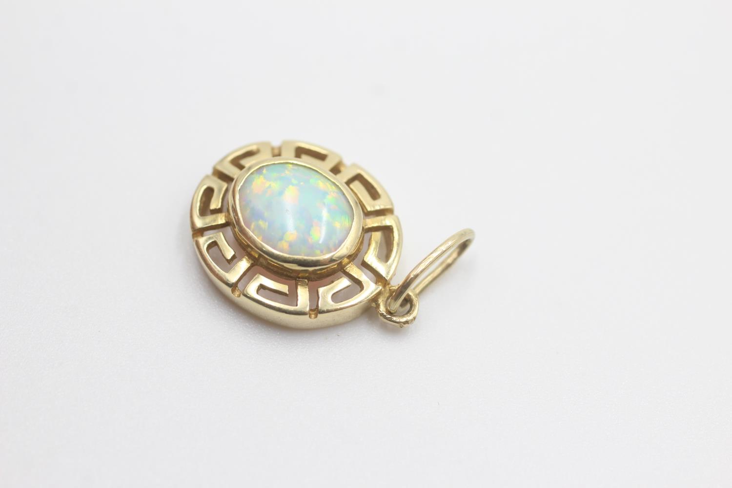 14ct gold vintage opal greek key pendant (2.8g) - Image 3 of 4