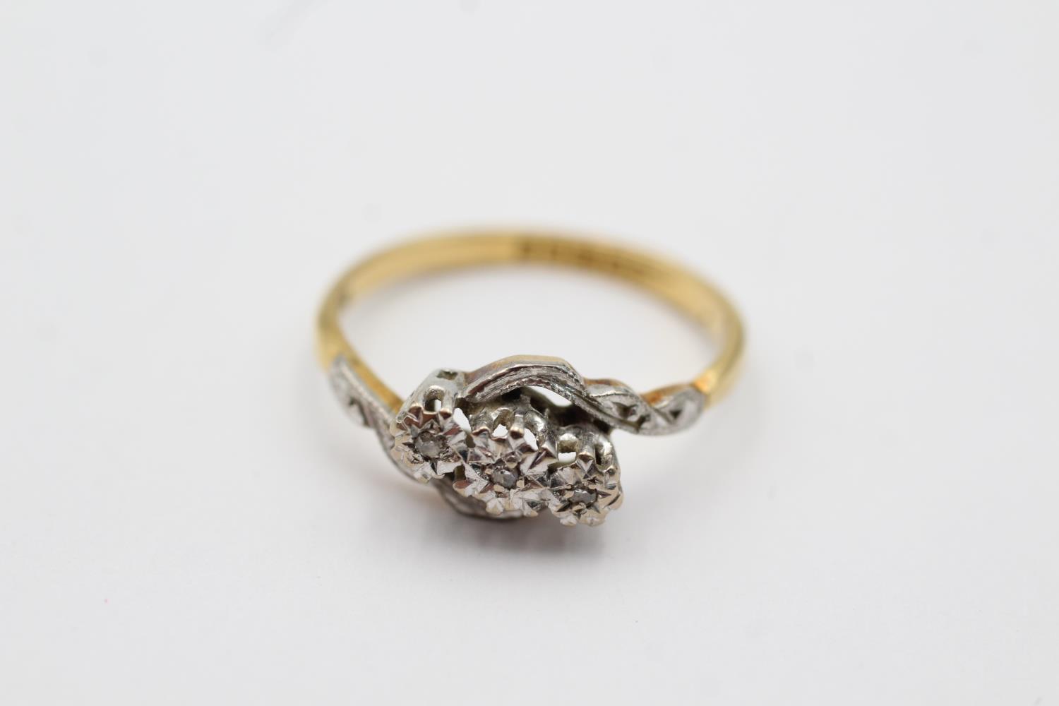 18ct gold diamond bypass band ring (2.6g) Size L