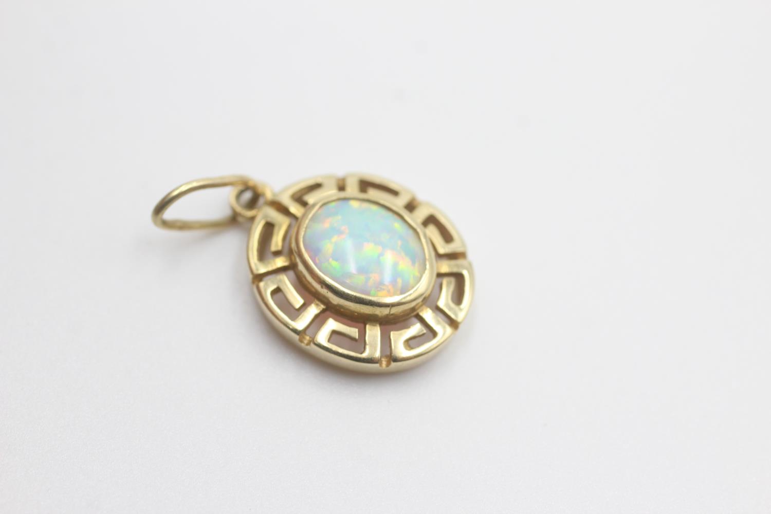 14ct gold vintage opal greek key pendant (2.8g) - Image 2 of 4