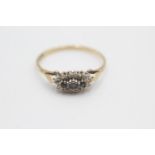 9ct gold diamond framed topaz ring (1.7g) Size V