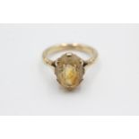 9ct gold oval cut citrine claw framed ring (4.4g) Size M