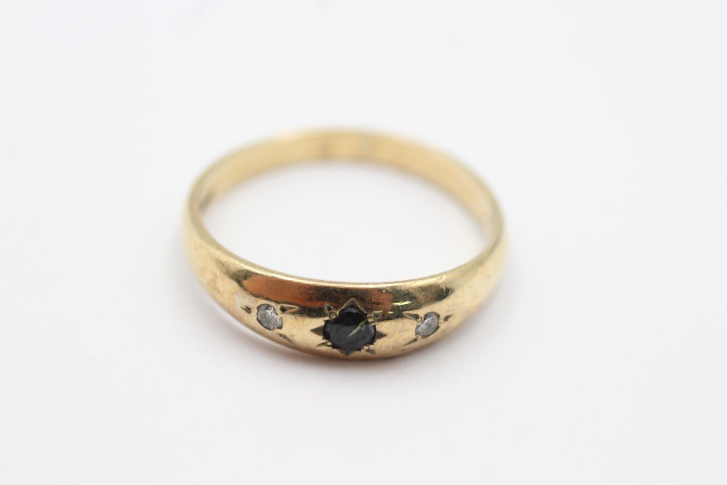 9ct gold sapphire & diamond starburst set band ring (2.8g) Size R