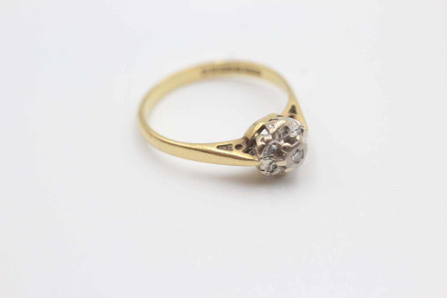 18ct gold diamond ring (2.6g) Size M - Image 2 of 4