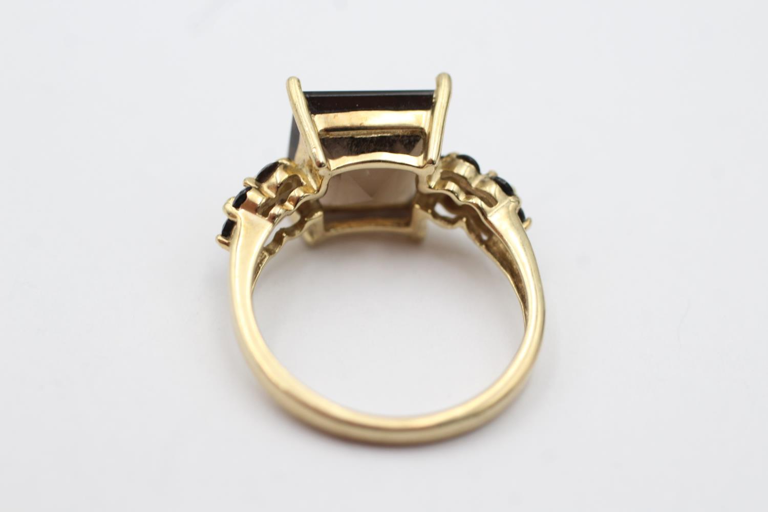 9ct gold smokey quartz dress ring (3.5g) Size O - Image 3 of 4