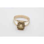 9ct gold princess cut smokey quartz solitaire ring (2.5g) size O