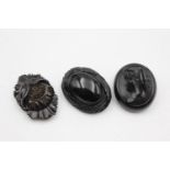 3 x antique carved jet brooches (56g)