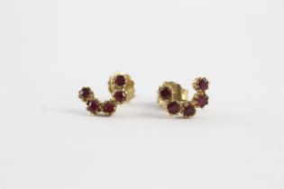 9ct gold ruby crescent stud earrings (0.6g)