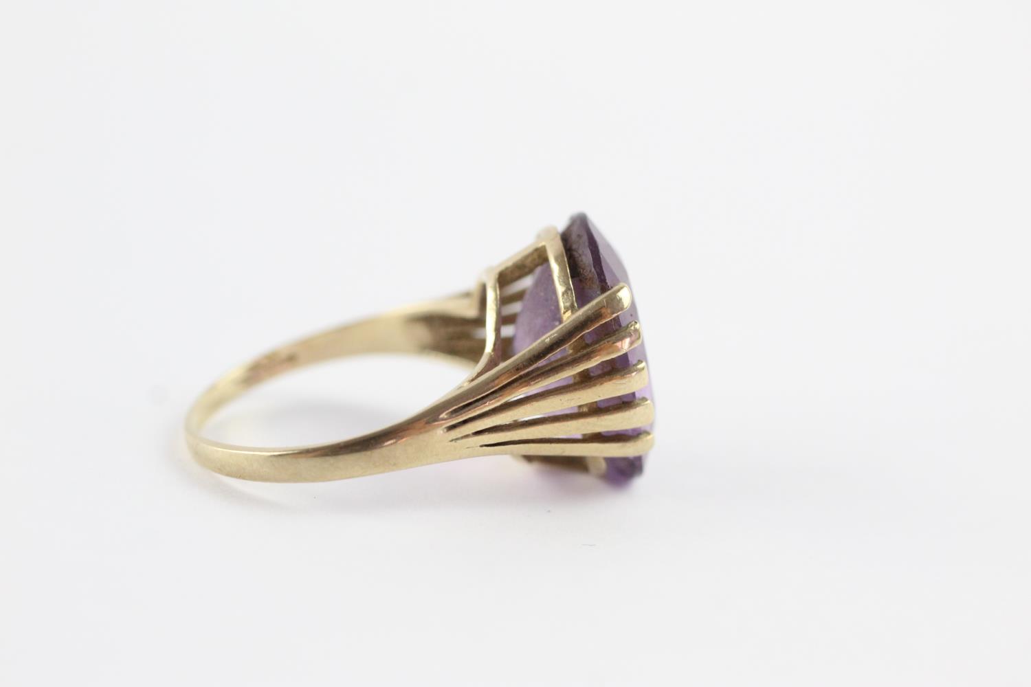 9ct gold amethyst high profile setting cocktail ring (3.8g) size O - Image 4 of 9