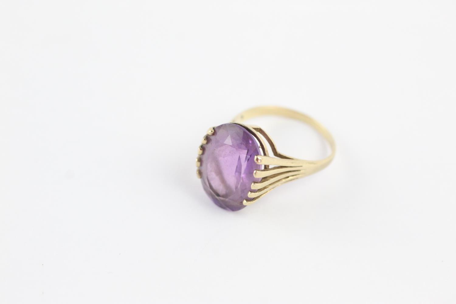 9ct gold amethyst high profile setting cocktail ring (3.8g) size O - Image 9 of 9