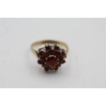 9ct gold garnet dress ring (2.3g) size K