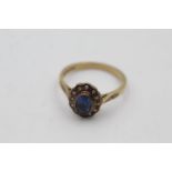 9ct gold sapphire & clear gemstone halo ring (2.6g) size L