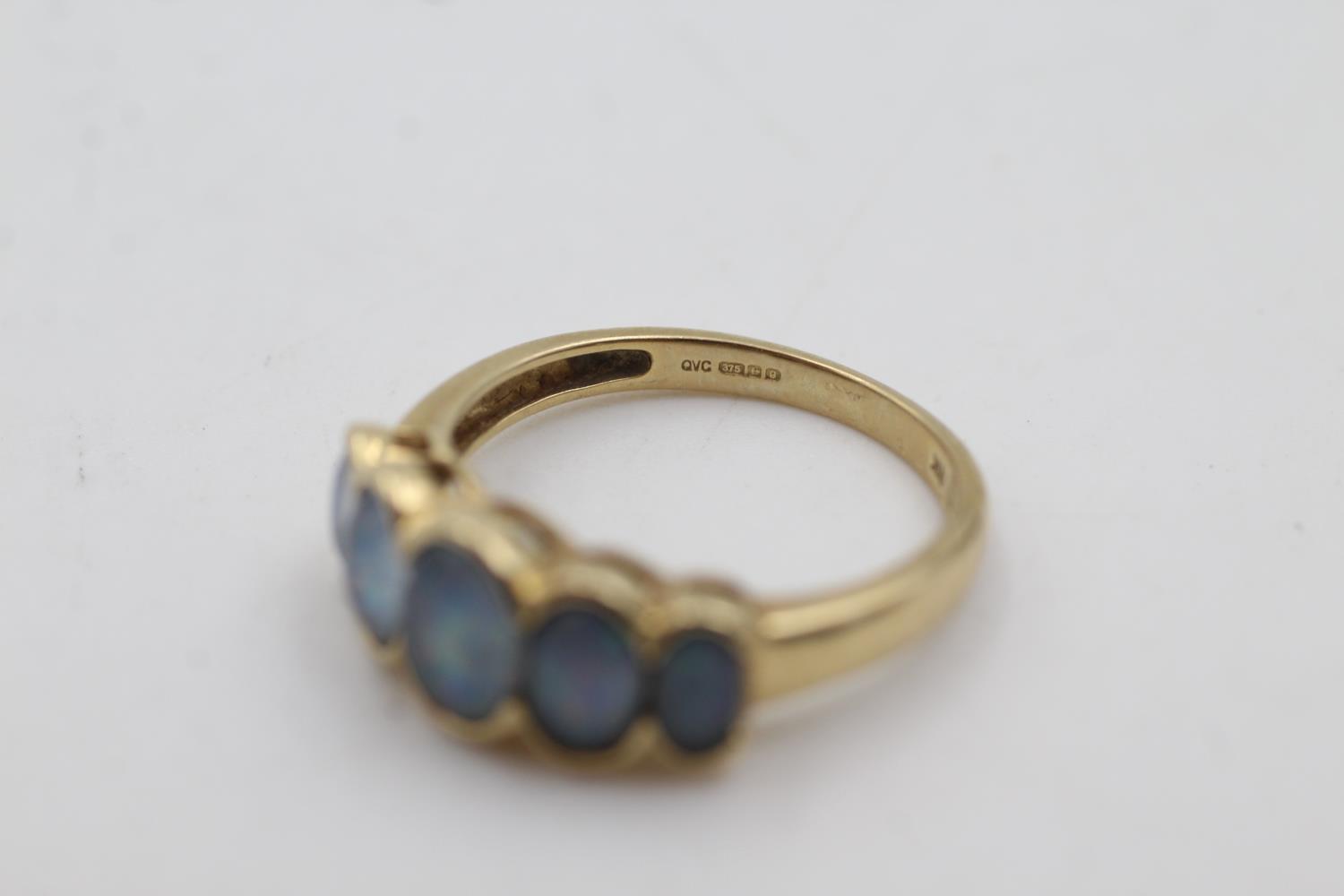 9ct gold opal five stone ring (2.5g) size N - Image 5 of 5