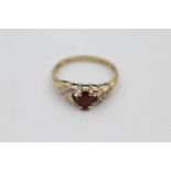 9ct gold garnet & diamond twist setting ring (1.8g) size N