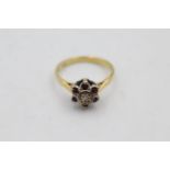 18ct gold garnet & diamond floral halo ring (3g) size K